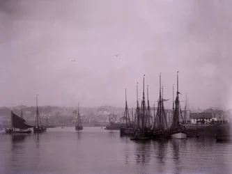 Navires dans le port de Plymouth dans le Devon