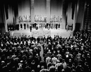 La 16e assemblée plénière de la conférence fondatrice des Nations Unies à l