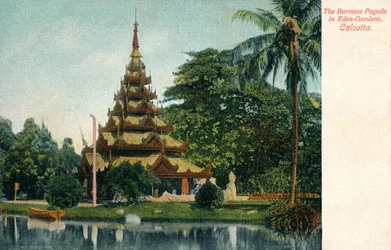 La pagode birmane dans les jardins d