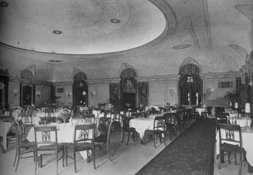 La salle à manger Directoire, Belmont Hotel, Chicago, Illinois, 1924
