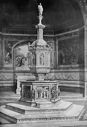 La fontaine dans l