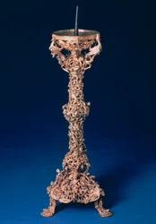 Le chandelier de Gloucester, métal doré, anglais, XIIe siècle