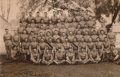 Le peloton de mitrailleuses du premier bataillon, The Queens Own Royal West Kent Regiment. Poona, Inde