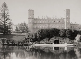 La façade principale du palais de Gatchina, années 1870-1880