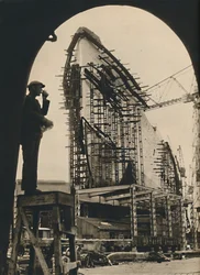La Coque Massive, partiellement placée, 1930-1934, 1936