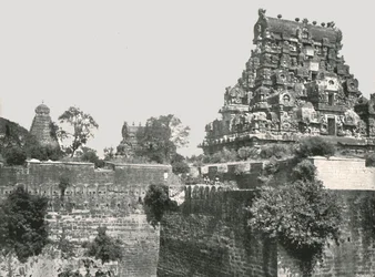 Le fossé et le fort, Tanjore, Inde, 1895