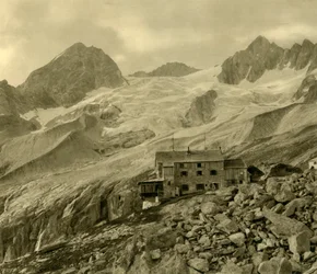 La cabane de Plauen et le glacier, Zillergrund, Tyrol, Autriche, vers 1935