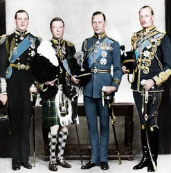 Le Prince de Galles avec ses frères, vers 1930