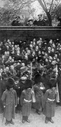 Les jeunes princes regardant la proclamation, 1910