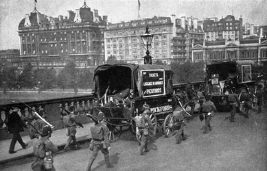 La grève des chemins de fer de 1911, Londres, vers 1920