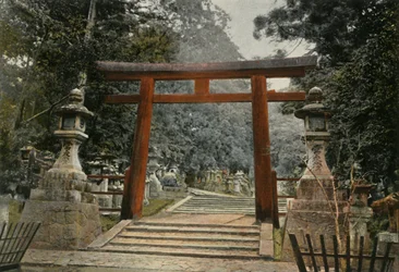 Tori à un temple shinto, 1900