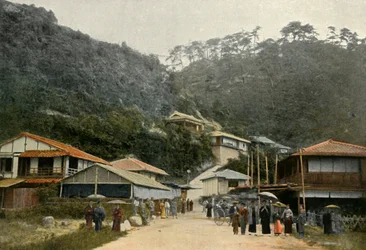 Une rue à Nunobiki, près de Kobe, 1900