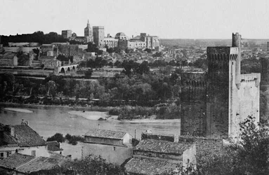 Villeneuve-Lès-Avignon - La Tour de Philippe-Le-Bel XIVe siècle., La Vallée du Rhône. Le Palais