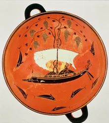 Kylix à figures noires, vue intérieure montrant Dionysos dans un bateau avec une vigne, Exekias, peintre des Sirènes, 6e siècle avant J.-C.