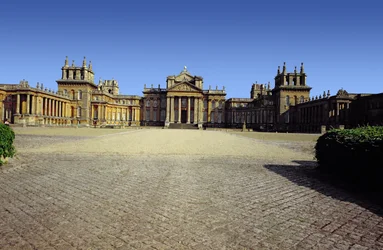Palais de Blenheim, vue extérieure, construit par John Vanbrugh (1664-1726) et Nicholas Hawksmoor (1661-1736) entre 1705 et 1722, Oxfordshire, Royaume-Uni