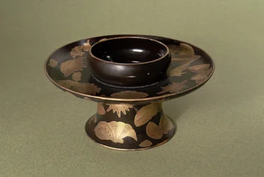 Support de tasse avec décoration Nashiji, japonais, 19e siècle