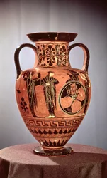 Amphore grecque à figures noires représentant Déméter, Perséphone et Apollon
