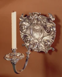 Applique, lumière unique, de style anglo-hollandais de la période de la Restauration. 1668-90