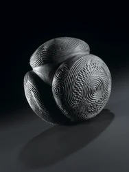 Boule sculptée de Glass Hill, Towie, Aberdeenshire, Néolithique, c.3000 av. J.-C.