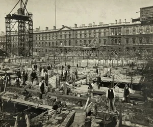 Construction des nouveaux bureaux du gouvernement, Great George Street, Westminster, Londres, 24 September 1902, Royaume-Uni