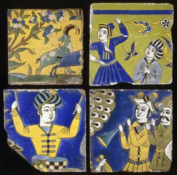 Quatre carreaux Saffavides cuerda seca, représentant deux bouquetins, et les figures de musiciens et danseurs, c. 1600