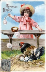 Carte de vœux de Pâques : une poule couvrant ses œufs regarde curieusement les bulles de savon faites par une petite fille - Carte postale datée de 1900-1909