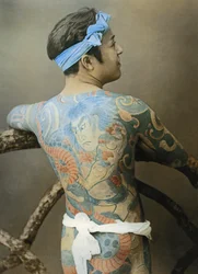 Homme japonais avec tatouages, vers 1910