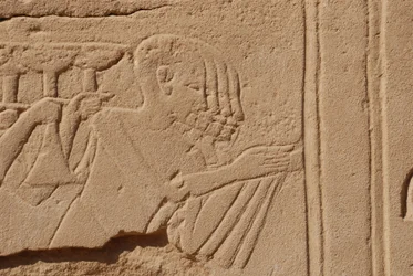 Têtes multiples, Karnak, Louxor, Égypte (photo)