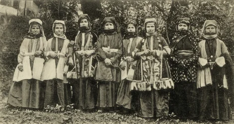 Femmes ossètes en costume traditionnel Groupe minoritaire en Union soviétique