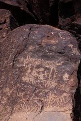 Pétroglyphes représentant des animaux et des personnages - Petroglyph National Monument - Albuquerque, Nouveau-Mexique, États-Unis (USA)