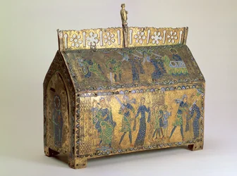 Coffret reliquaire avec Scènes de la Vie de Sainte Valérie, Limoges, vers 1175 (bois, cuivre doré et émail champlevé)