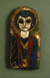 Plaque arrondie, représentant le Christ ou un saint, fin du 9ème siècle (émail)