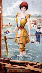 Jeune femme en maillot de bain à Boulogne-sur-Mer