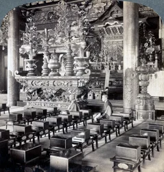 Prêtres bouddhistes au temple Ikegami, Omori, Japon, 1904