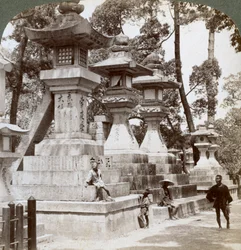 Lanternes en pierre à Sumiyoshi, Osaka, Japon, 1904