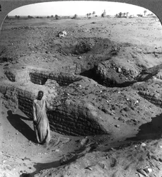 Les chambres de stockage en briques de Pithom, construites par des esclaves hébreux, Égypte, 1905