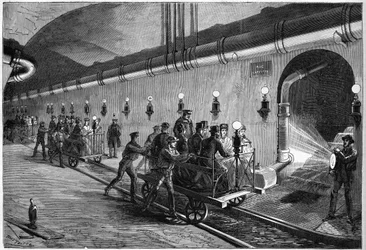 Excursion dans les égouts de Paris en 1872.
