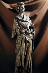 Art gothique : « Ange » Sculpture en bois. 13ème siècle Paris, Musée du Louvre