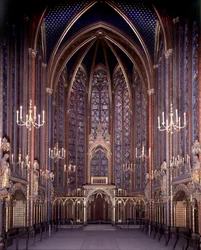 Vue intérieure de la Sainte Chapelle de Paris : Haute Chapelle, Architecture