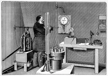 Laboratoire installé au niveau du sol dans le pilier ouest de la Tour Eiffel - gravure
