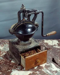Moulin à café Peugeot du 19ème siècle