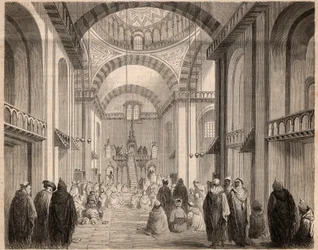 Prières du Ramadan (Carême musulman) dans la Grande Mosquée d
