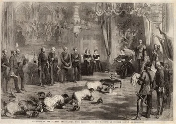 Les ambassadeurs siamois rampant devant la reine Victoria et le prince Albert lors de leur visite au château de Windsor. Gravure dans The Illustrated London News du 5 décembre 1857.