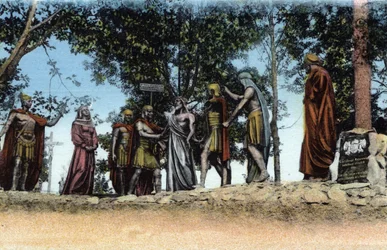 Le Calvaire de Lourdes (Chemin de Croix) : Station Xeme - Jésus est dépouillé de ses vêtements.