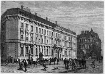 Vue de la façade de la Banque de France construite par Gabriel Cretin (1812-1883) à Paris, rue Croix des Petits Champs