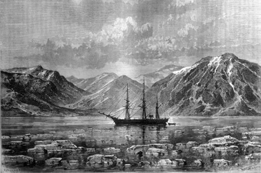 Le bateau de Nils Adolf Erik Baron Nordenskjold, « Vega », à Konyam-bay. Gravure vers 1880.