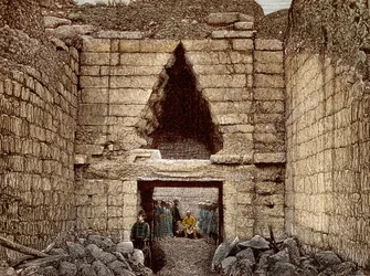 Les fouilles à Mycènes dirigées par Heinrich Schliemann (1822-1890) - La porte des lions, entrée principale de Mycènes