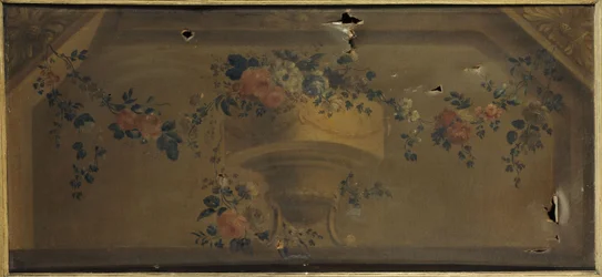 Vase de fleurs dans une niche