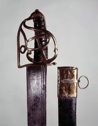 Arme : épée et fourreau naval avec le monogramme de Louis XVI ayant appartenu à Cassagnard à Nantes
