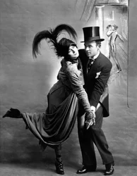Couple dansant. Photographie vers 1918.